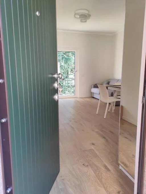 The Running Lake Holiday Apartment - Villa Olmo Como 0*,